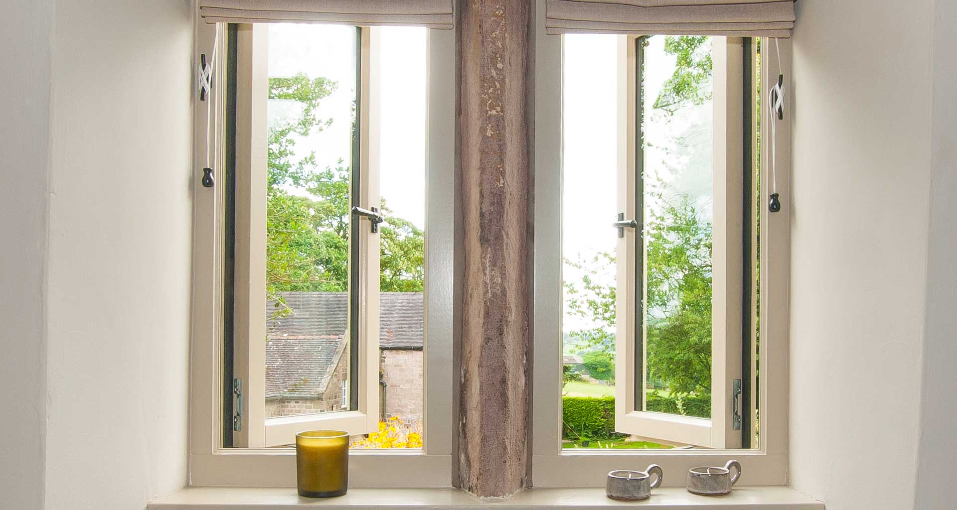 Flush casement windows